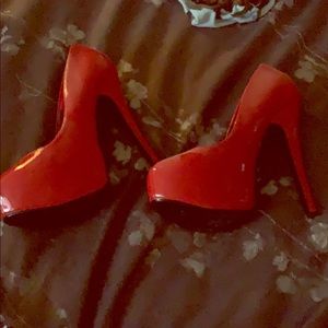 Red heels “Barbie” is the style